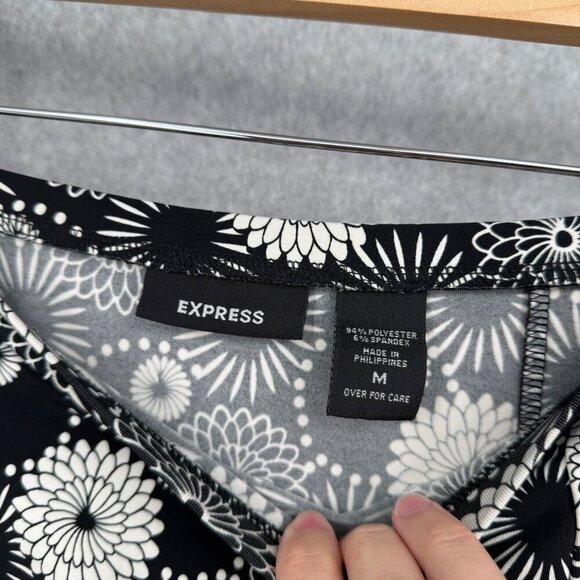 Express VTG Y2K Fit and Flare Skirt Size M Black White Dark Floral Retro Stretch - Picture 4 of 9